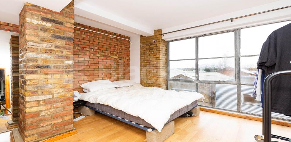 			VIRTUAL TOUR AVAILABLE!, 2 Bedroom, 1 bath, 1 reception Maisonette			 EAGLE HOUSE-EAGLE WHARF ROAD, OLD STREET-SHOREDITCH